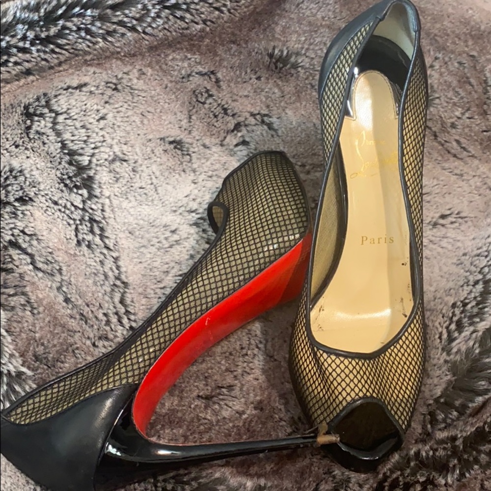 Christian Louboutin Very Rete Mesh Peep Toe Pump